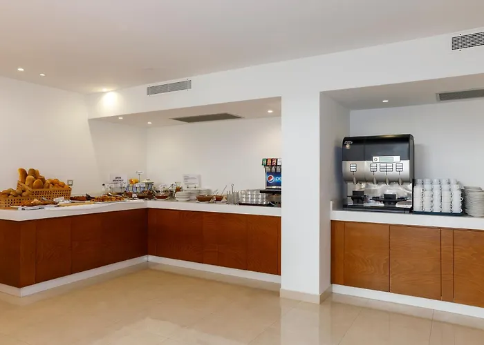 Western Plaza Отель