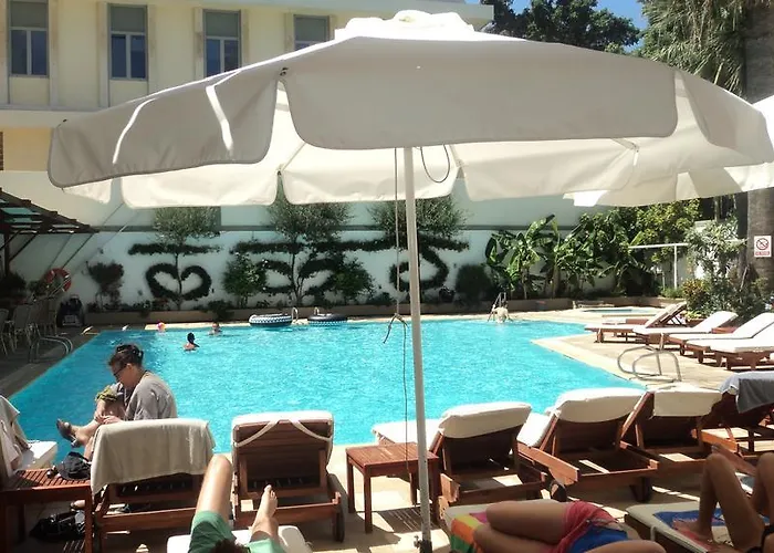 Western Plaza Отель