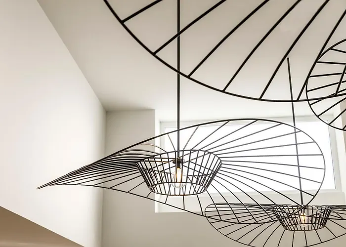 Отель Western Plaza 4*