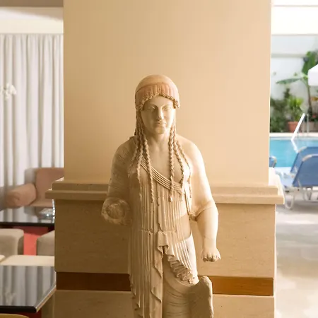 Hotel Western Plaza 4*