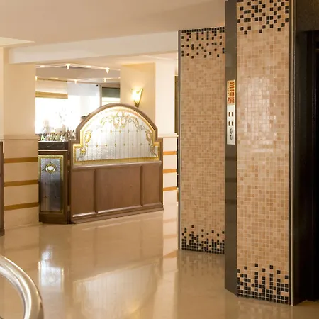 Western Plaza Hotel 4*