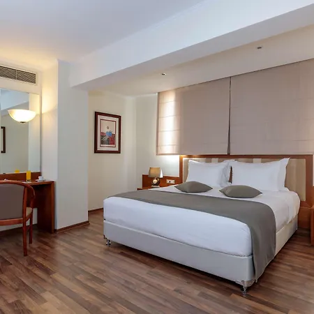 Western Plaza Hotel 4*