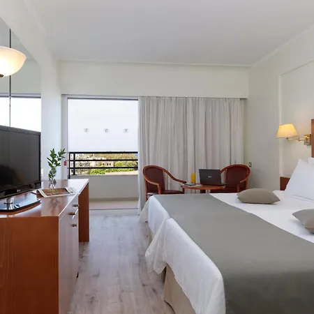 Western Plaza Hotel 4*