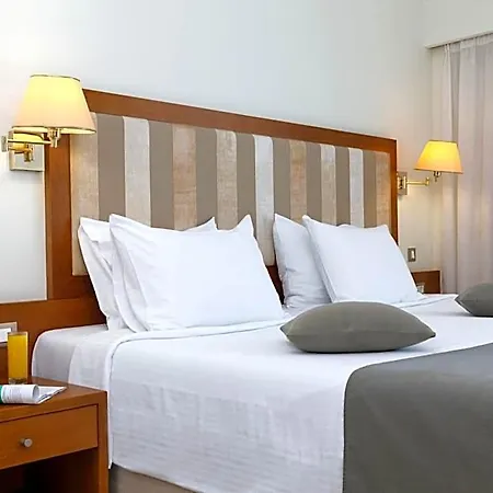 Western Plaza Hotel 4*