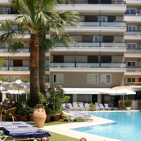 Отель Western Plaza 4*
