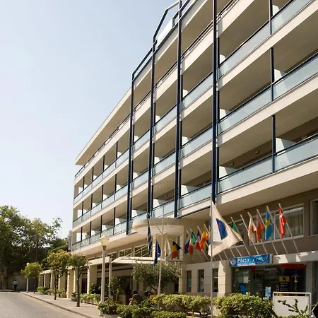 Отель Western Plaza