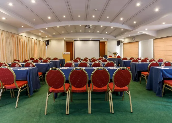 Western Plaza Hotel 4*