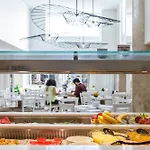 Ξενοδοχείο Western Plaza 4*